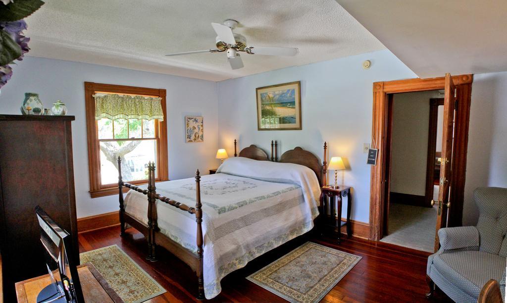 Night Swan Intracoastal Bed & Breakfast New Smyrna Beach Exteriör bild