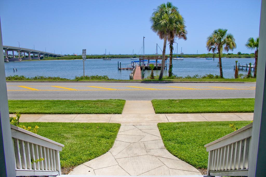 Night Swan Intracoastal Bed & Breakfast New Smyrna Beach Exteriör bild