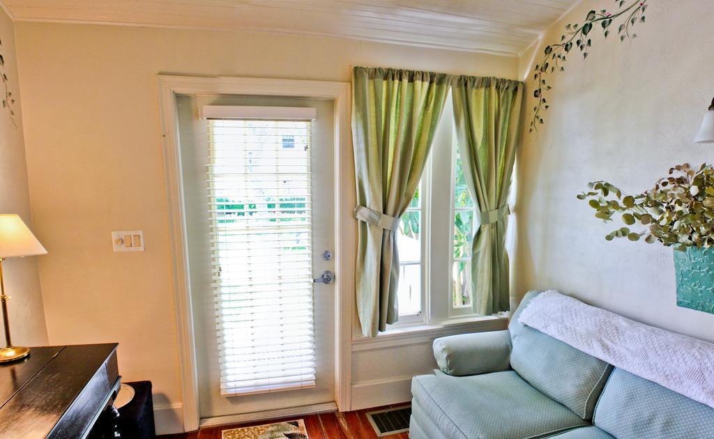 Night Swan Intracoastal Bed & Breakfast New Smyrna Beach Exteriör bild