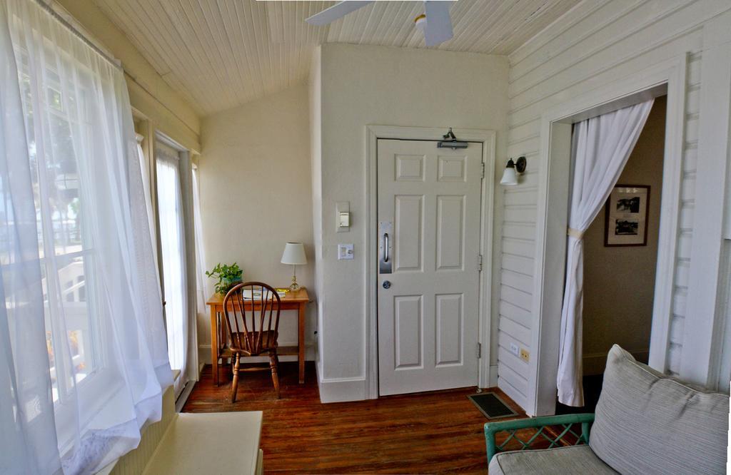 Night Swan Intracoastal Bed & Breakfast New Smyrna Beach Exteriör bild