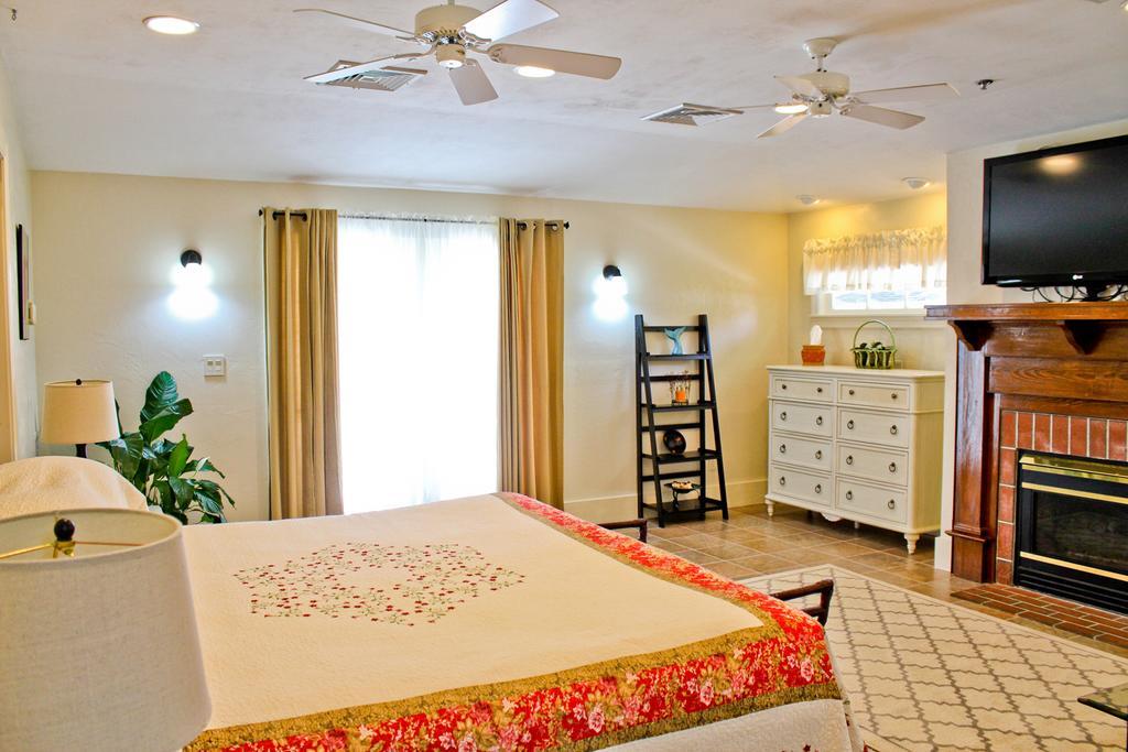 Night Swan Intracoastal Bed & Breakfast New Smyrna Beach Exteriör bild