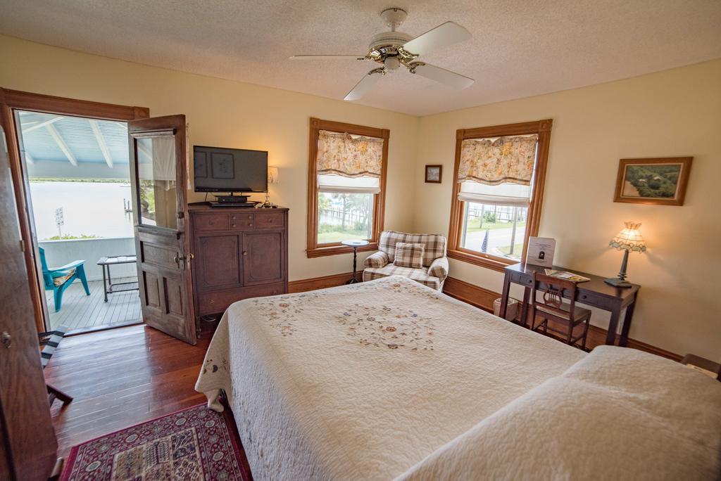 Night Swan Intracoastal Bed & Breakfast New Smyrna Beach Exteriör bild