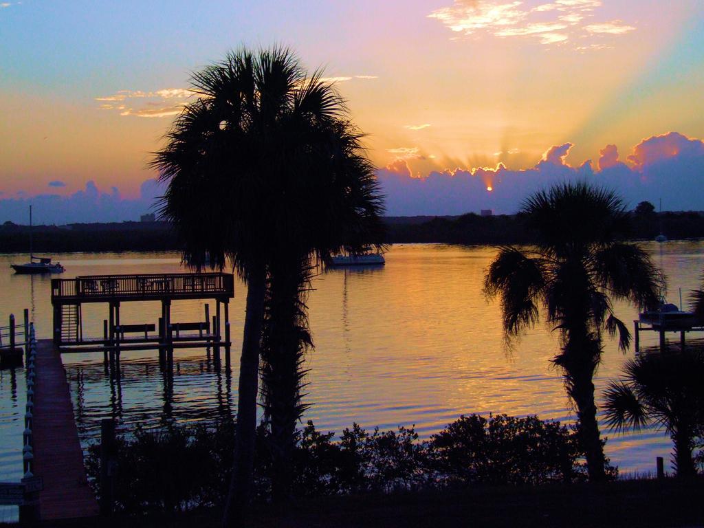 Night Swan Intracoastal Bed & Breakfast New Smyrna Beach Exteriör bild